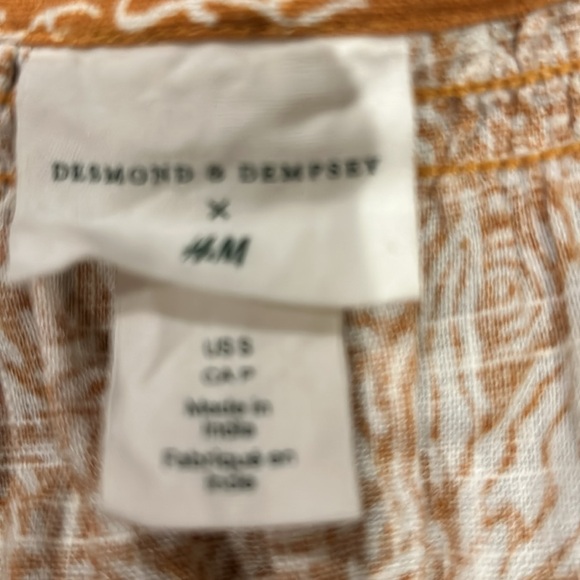 Desmond & Dempsey x H&M
Orange Linen Midi Kaftan
Dress size S belt not included - Picture 3 of 5